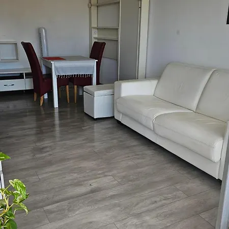 Appartement Lumineux Avec Parking Prive